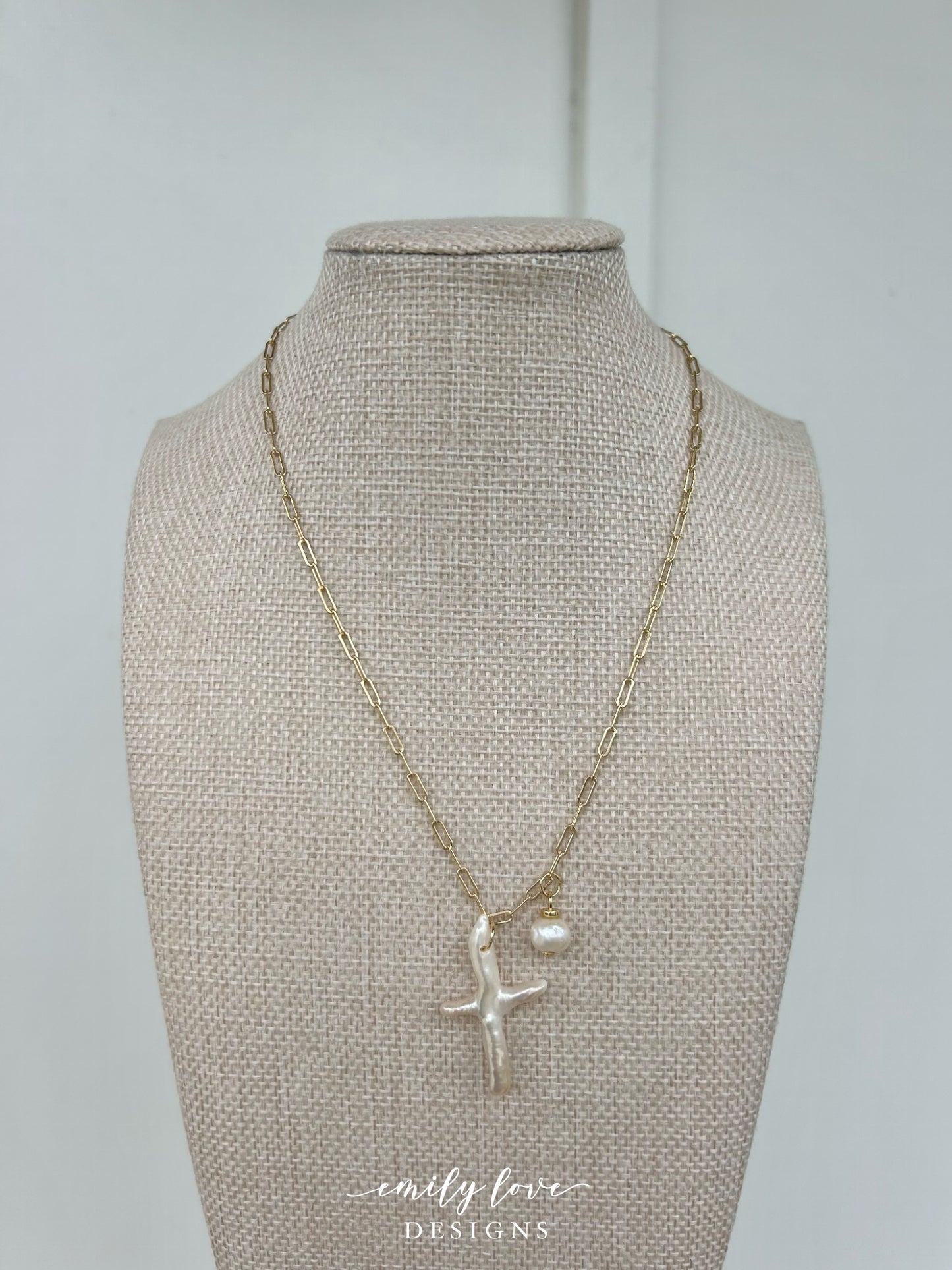 Dainty Pearl Necklace