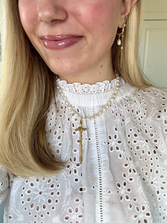Everyday Pearl Cross Necklace